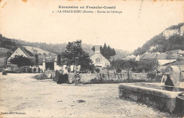 Cpa 25 La Grace Dieu Entree De L'abbaye