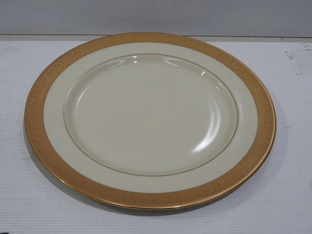 Lenox Westchester 10.5" Bone China Dinner Plate (Part number: 110801000)