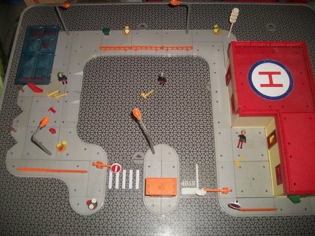 Caserne De Pompiers Majorette Majokit 751 – Jeu D’éveil Avec Véhicules – Occasion