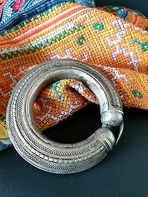 Old Yemeni Ornate Hand Made Silver Bangle (a) …beautiful collection & accent pie