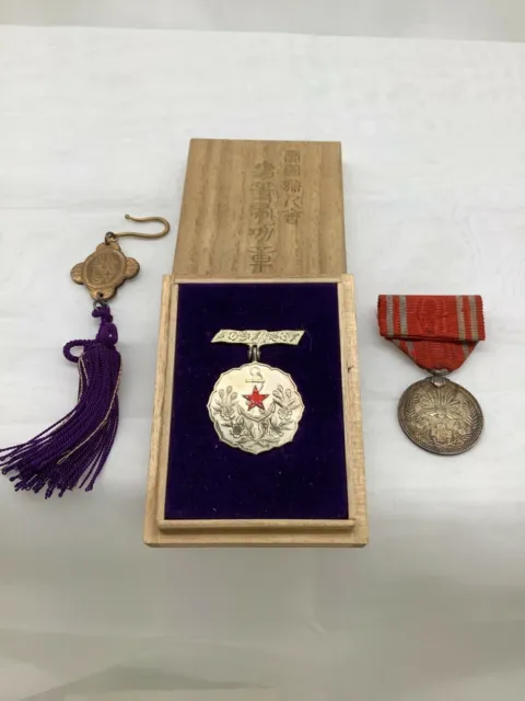 Japanese War Medal 3set Military Patriotic Lady Merit Awards Red