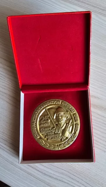 DDR Medaille 25 Jahre Kampfgruppen der Arbeiterklasse