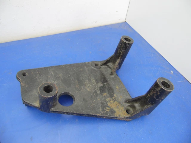 GMC 793789 support ,NEW,Lot of 1