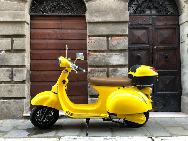 Alza Romance Scooter Elettrico 2000w 72V40Ah (2x72V20Ah) 80Km New Yellow