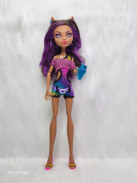 Mattel Monster High Doll Clawdeen Wolf Gloom Beach 2011 # W2823 Item # 22