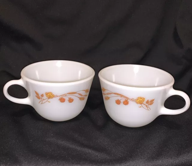 VTG Pyrex Milk Glass Coffee Tea Cup Mug Harvest Home Great Condition