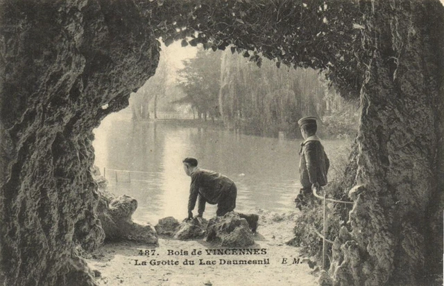 Bois de VINCENNES-La Grotte du Lac Daumesnil CPA Saintry - L'Arcadie (180309)