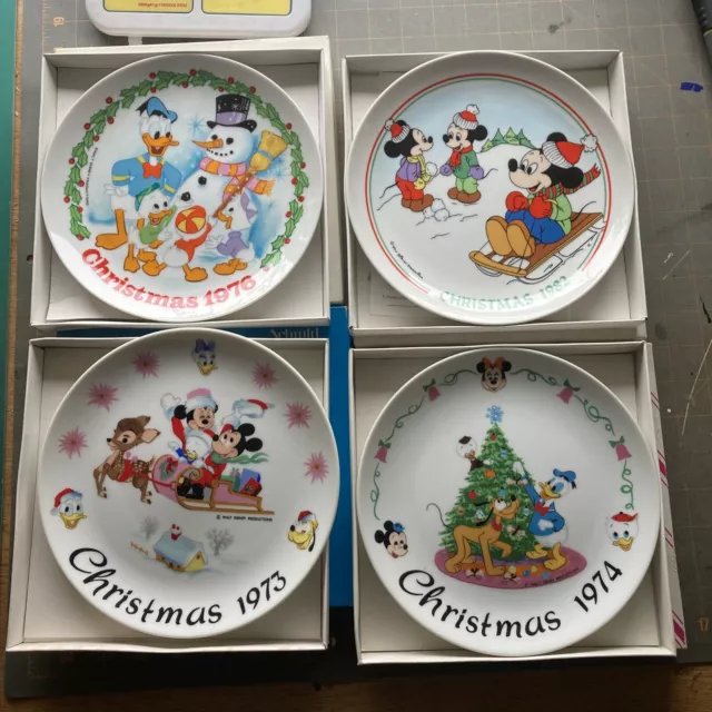 Lot Of 4, Schmid Coll. Decorative Plates, WALT DISNEY ￼Mickey Mouse Donald Duck