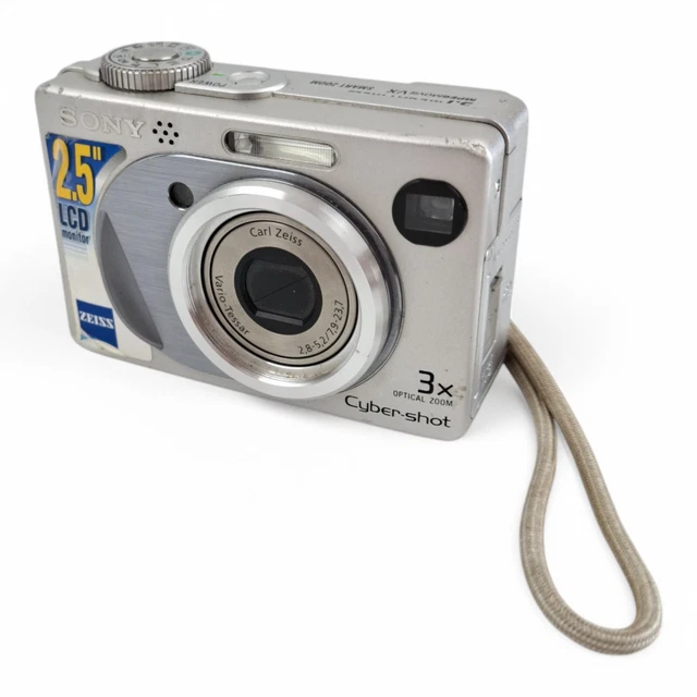 SONY Cyber-shot DSC-T11 5.0メガピクセル　白 Amazon.com : Sony Cyber-shot DSC-T11 : Electronics