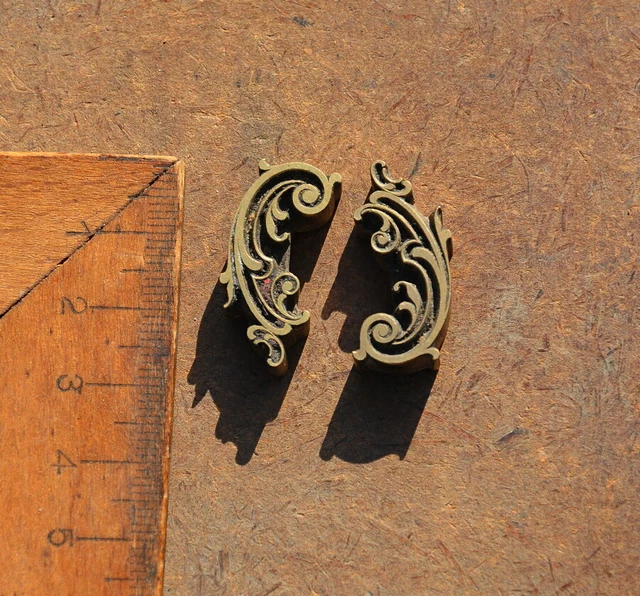 2x Messingornament Zierornament Messing Buchbinden Jugendstil Ornament Deco alt"