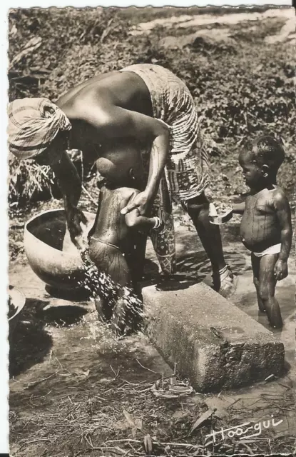 CPSM  - Carte Postale - Afrique équatoriale - Toilette du Bébé