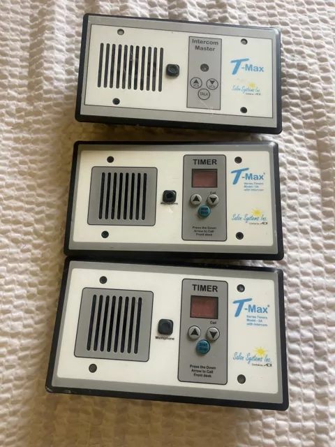 2 temporizadores de cama de bronceado digital Intercom TMax 3A usados y 1 intercomunicador TMax Master.