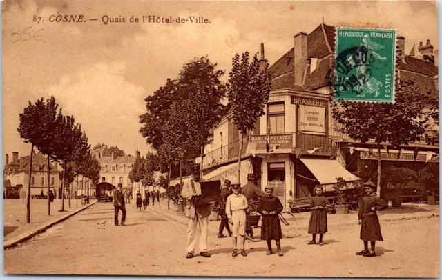58 COSNE SUR LOIRE - quai de l'hotel de ville (fan)