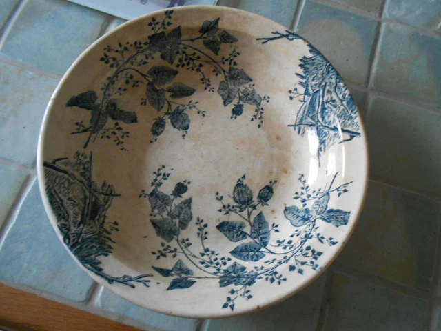 ancien plat creux terre de fer modèle BOUTRAS décor floral