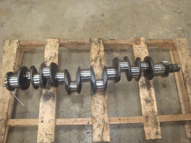 1969 Allis Chalmers 180 Diesel Tractor Crankshaft 4022256 1969 Allis Chalmers 180 Diesel Tractor Crankshaft 4022256