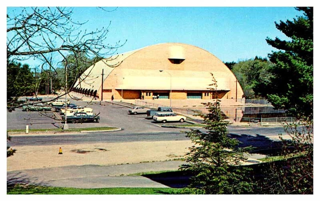 Postcard BUILDING SCENE Durham New Hampshire NH AR3935