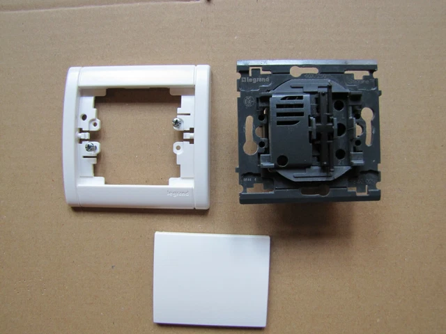Lot De 17 Interrupteurs Va-et-vient Legrand Sagane 840 02 - Occasion - Livraison Offerte