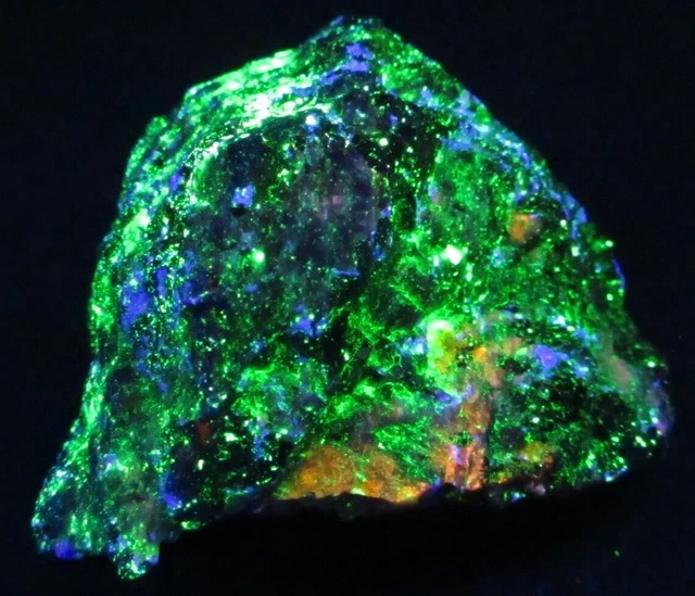 Fluorescent Hardystonite, Clinohedrite & Bustamite Franklin, NJ #104 Fluorescent Hardystonite, Clinohedrite & Bustamite Franklin, NJ #104