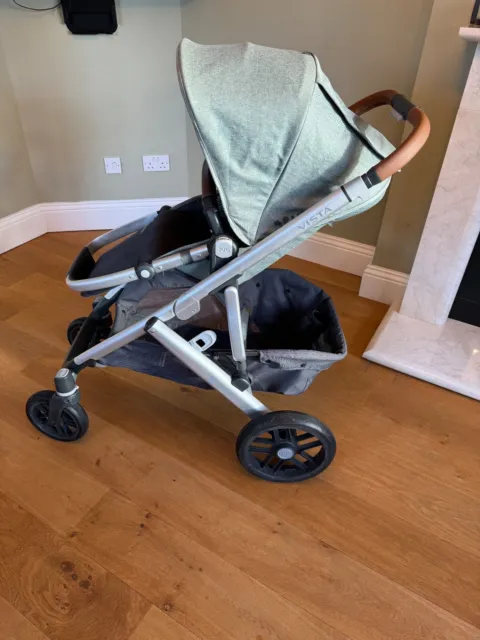 Uppababy Vista Stroller and Bassinet in Green, Read description, unused chassis