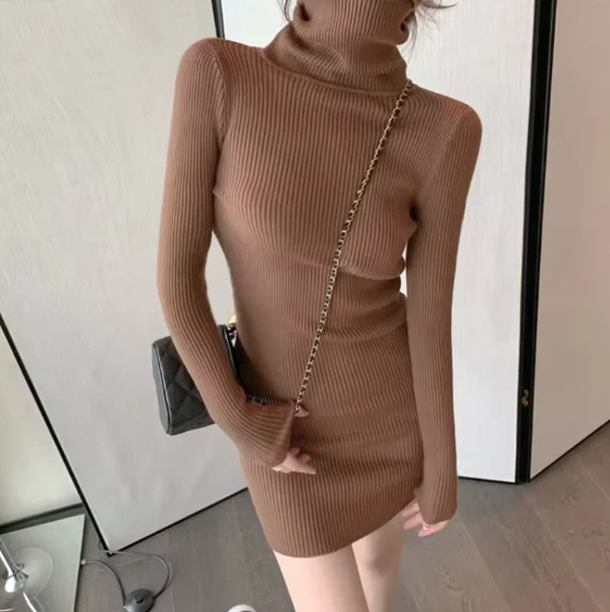 Robe Chic Mi-longue En Noir - Col Croisé Et Manches Bouffantes Longues - Taille 48 Grande Taille