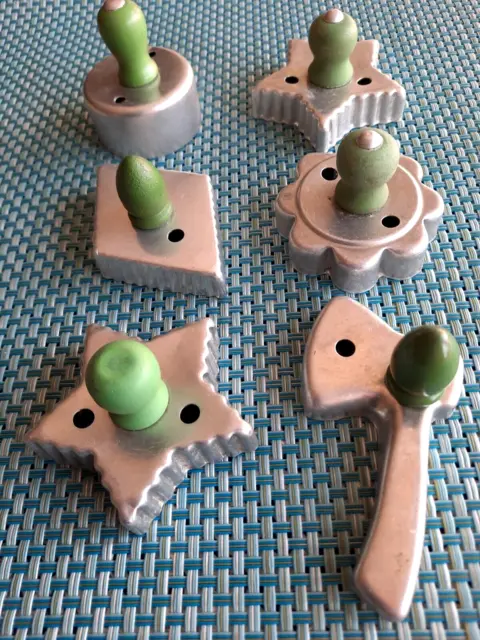 VTG - Lot of 6 Aluminum Cookie Cutters Green Wood Handles & Metal Cookie Cutters