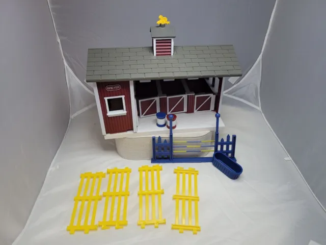 Breyer Stablemates Red Stall Stable  - Model 59197