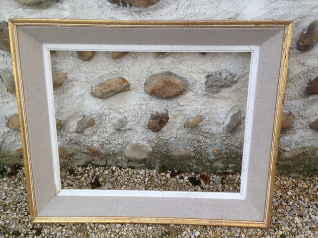 Ancien grand et beau cadre photo ou peinture en bois peint et tissu old frame