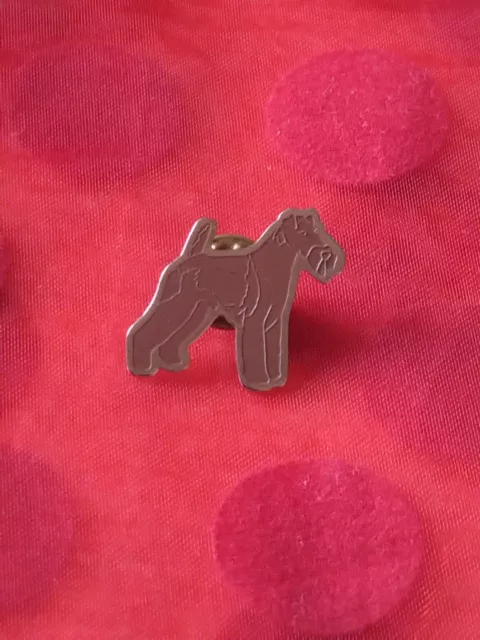 Pins Pin's Lapel Pin Badge Collection Vintage Animeaux Logo Chien Dog Marron