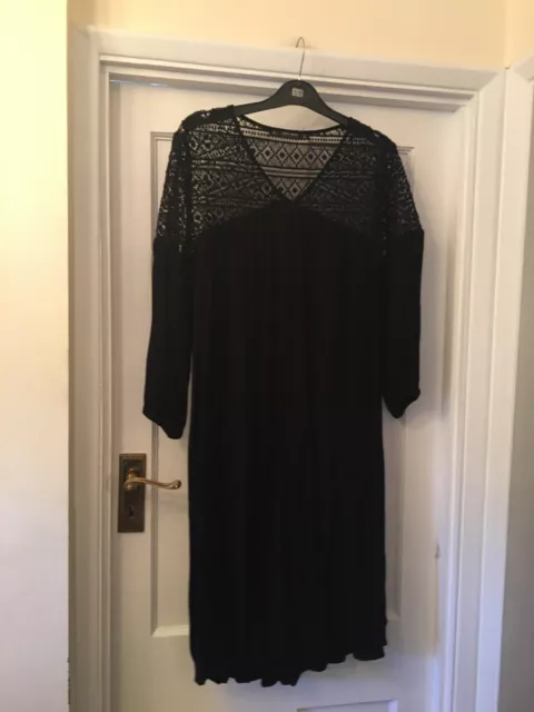 Contrast lace deals dress zara