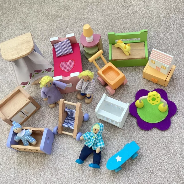 Wooden Dolls House Furniture Bundle