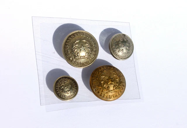 Lot de 10 boutons civils et ordre publique,... - Lot 492 - Alizenchères