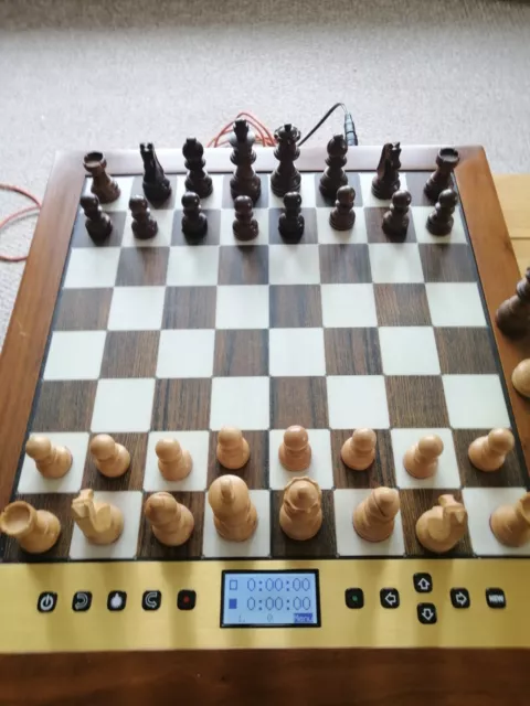 Millennium The King Performance Chess Computer M830 Used with all books