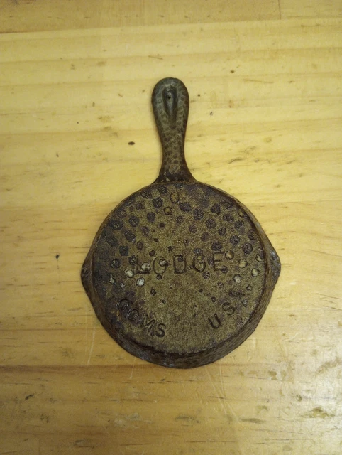 Lodge Cast Iron Hammered 00 Mini Skillet USA