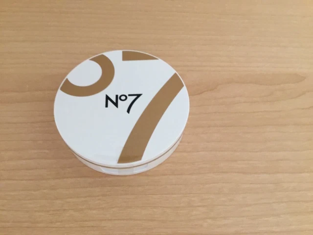 Bronceador doble No7 perfectamente bronceado 10 g hipoalergénico totalmente nuevo y sellado.