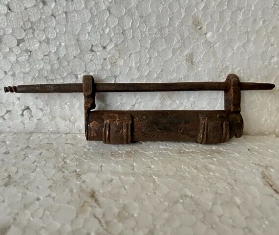 Cadenas vintage en fer et laiton avec clé : décoration d