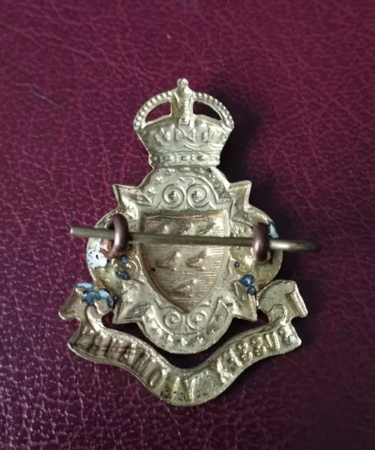 Sussex Yeomanry Military Uniform Cap Badge 2