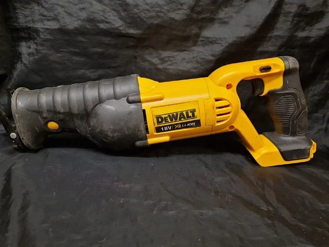 DeWalt DCS380N XR Seghetto alternativo 18 Volt unità nuda