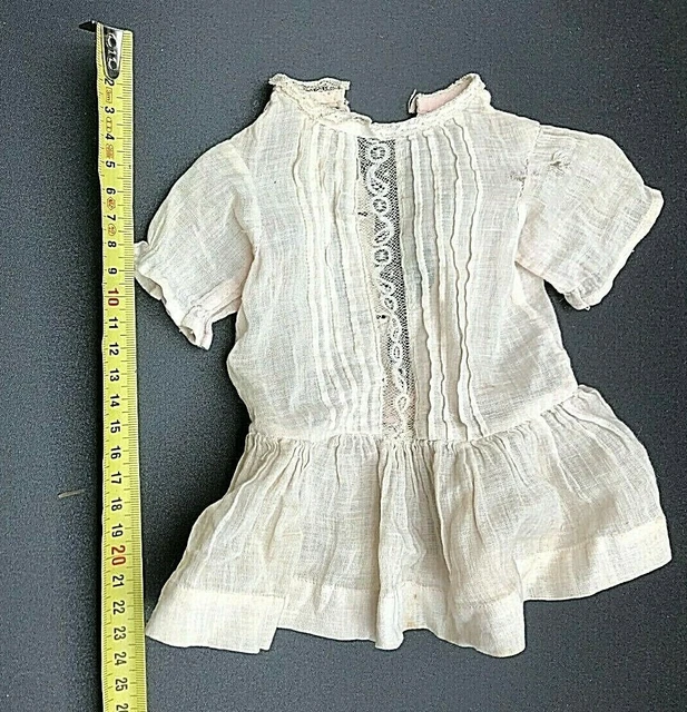 ancienne robe de poupee