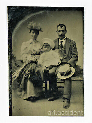TINTYPE - FAMILY PORTRAIT Original Antique Found Photo 1900 Victorian France