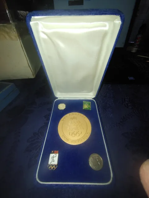 1984 Los Angeles Bronze Olympic Participation Medal With Pins And Original Case