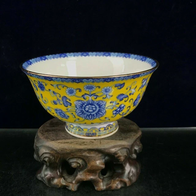 China Old Porcelain Pastel Gold Blue and White Flower Pattern Bowl