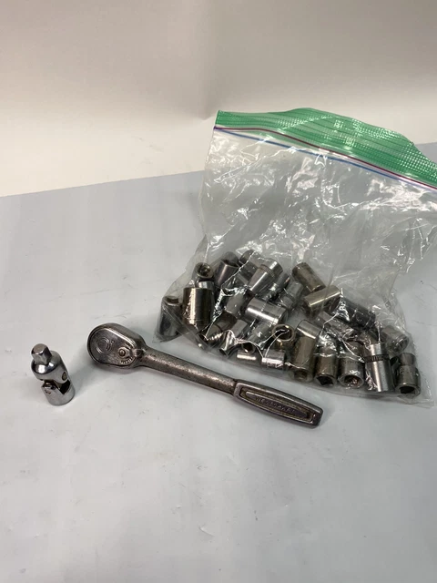 Vint. Western Auto Westcraft 1/4" Drive Reversible Oil Port Ratchet W 30 Sockets