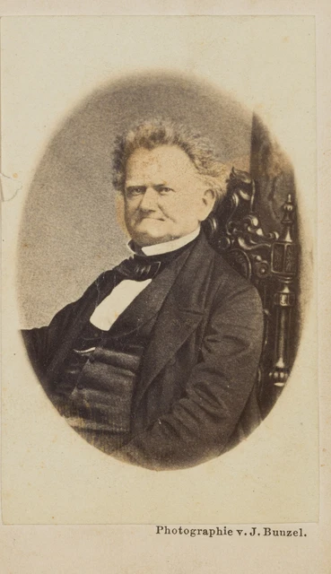 ATELIER J. BUNZEL (19.Jhd), Portrait. Herr im Anzug, CdV., Original-Fotografie