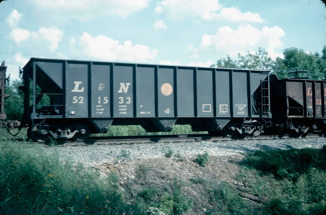 1977 Original Kodachrome Slide L&N Louisville Nashville Hopper #521533 Action