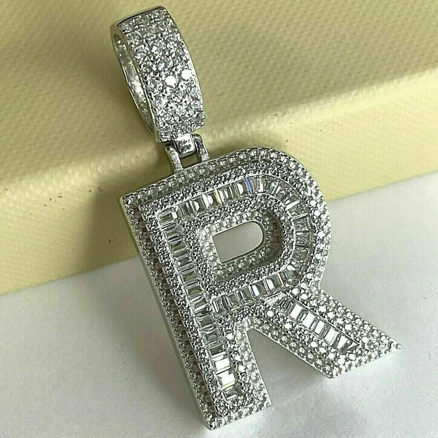 Pendentif lettre R initiale en zircon cubique taille baguette 3 carats...