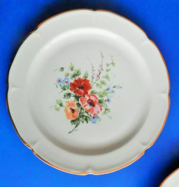 Lot de 6 assiettes plates anciennes,  en porcelaine de Vierzon, décor floral