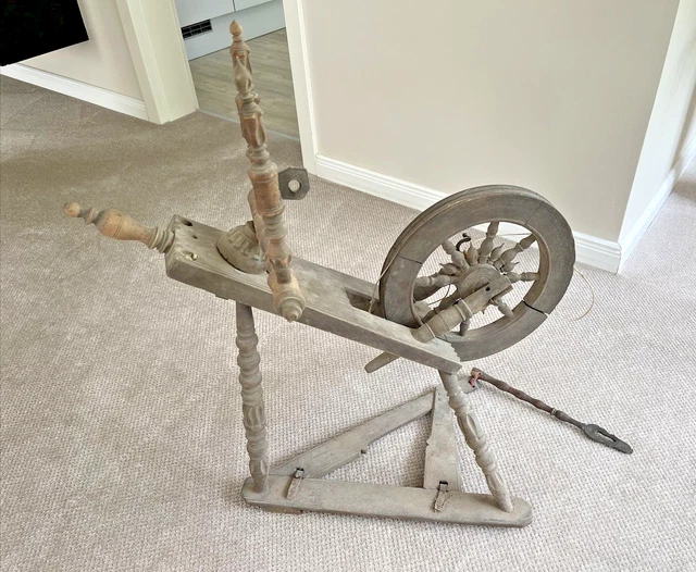 ANTIK um 1880 - Spinnrad - zur Dekoration aus Holz - Dachbodenfund aus Nachlass