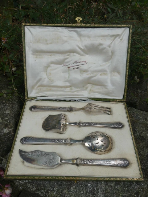Superbe ensemble de couvert à servir le poisson, manche argent fourré