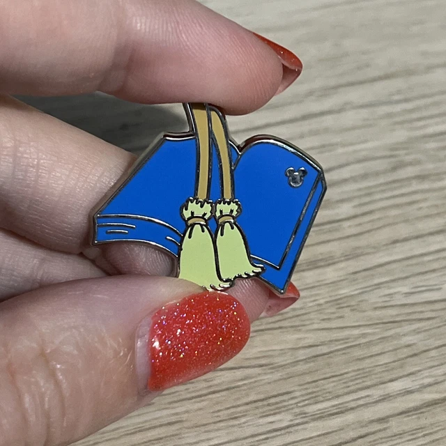 DISNEY PIN CAST hidden Mickey series 2 FANTASIA chaser pin Brooms EUR ...