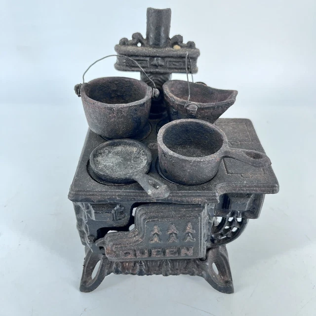 VINTAGE GREYCRAFT QUEEN Cast Iron Miniature Toy Stove Pots Skillets
